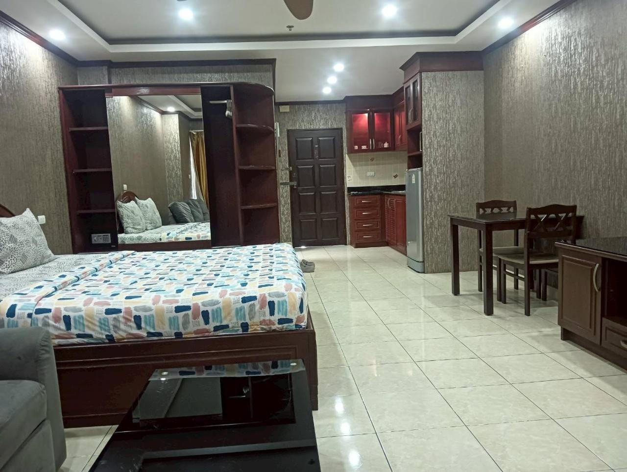View Talay 6 Pattaya Beach By Anatolia Condo Suite エクステリア 写真